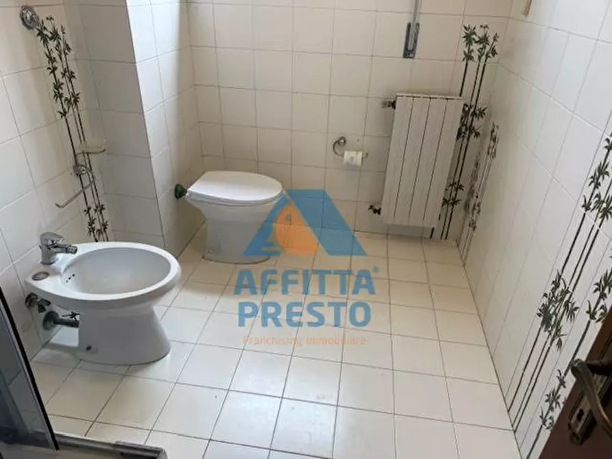 Immagine 12 di Camera in affitto  a Empoli