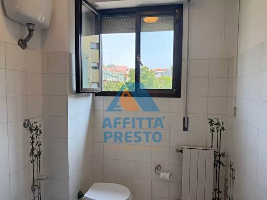 Immagine 13 di Camera in affitto  a Empoli