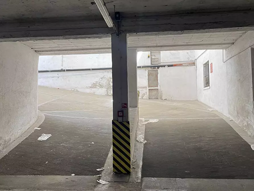 Immagine 3 di Box auto in affitto  in Via Platis 11 a Chivasso