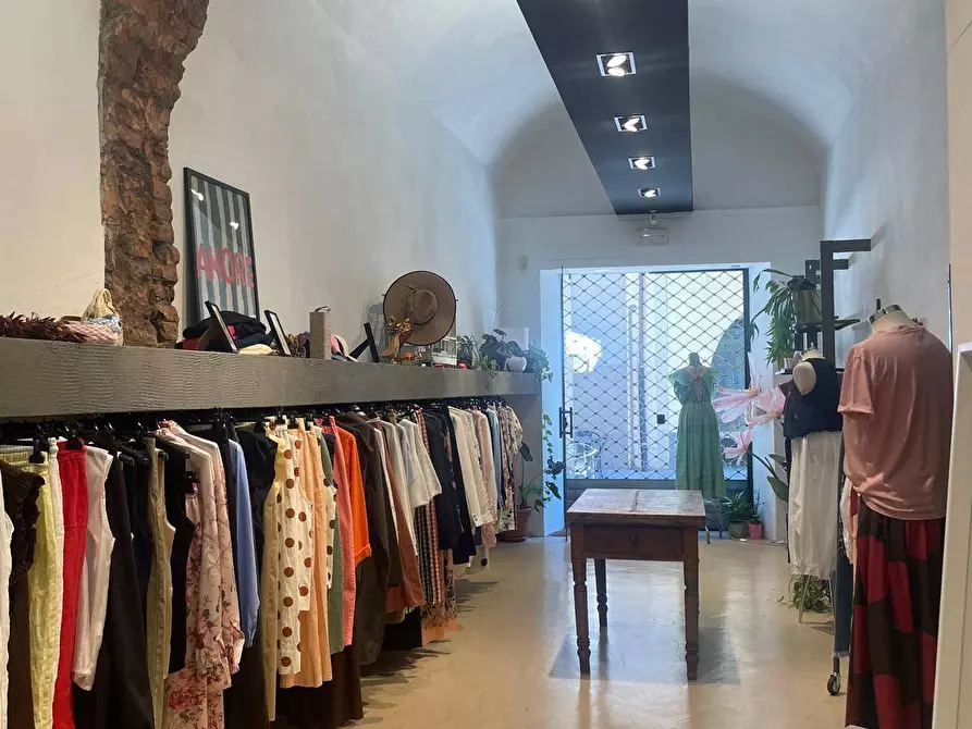 Immagine 11 di Negozio in affitto  in VIA TORINO 48 a Chivasso