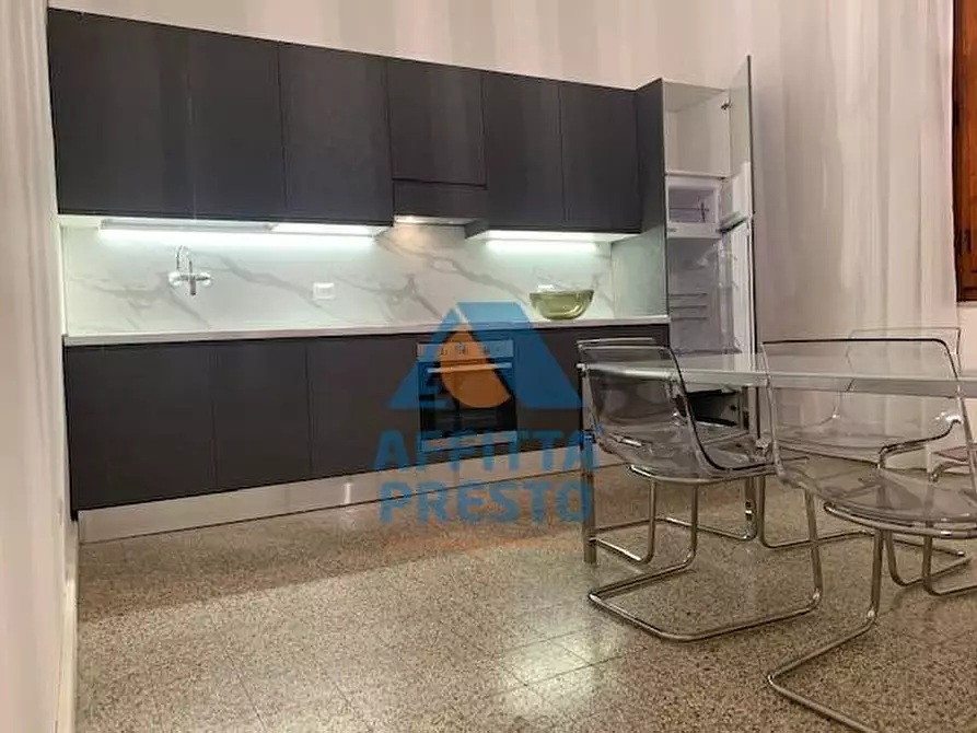 Immagine 8 di Camera in affitto  a Empoli