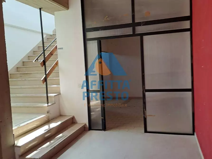 Immagine 4 di Attività commerciale in affitto  a Vinci