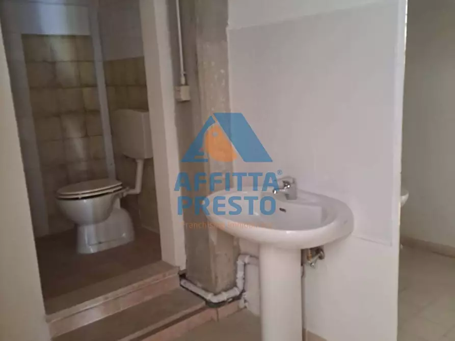 Immagine 7 di Attività commerciale in affitto  a Vinci