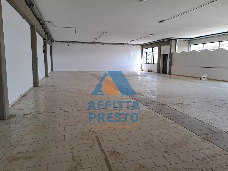 Immagine 8 di Attività commerciale in affitto  a Vinci