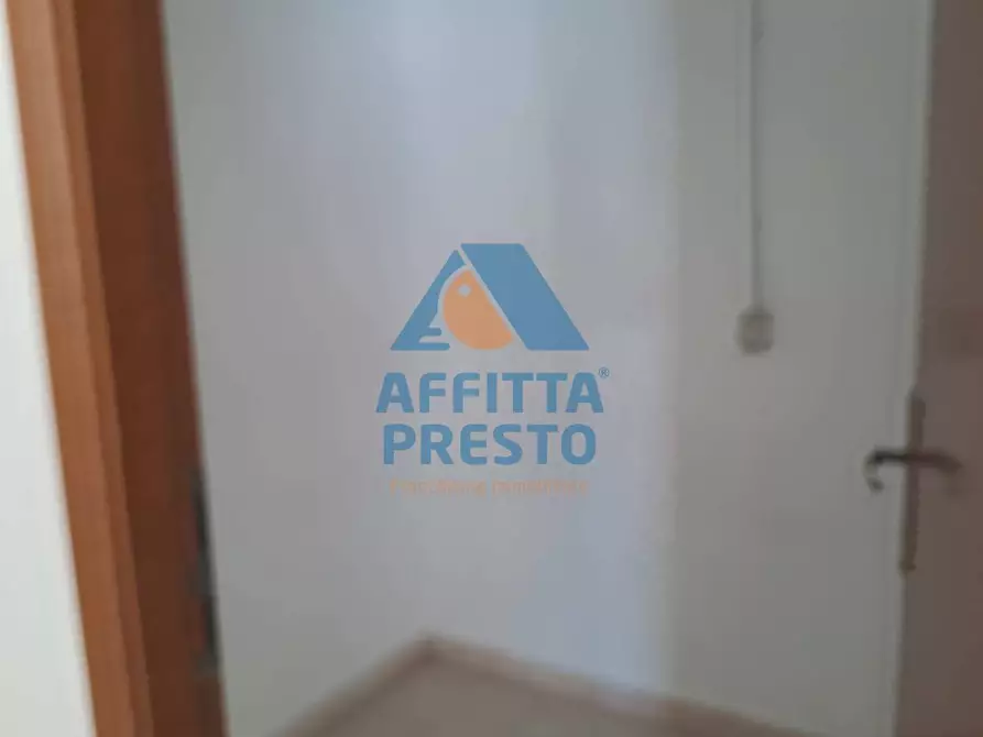 Immagine 14 di Attività commerciale in affitto  a Vinci