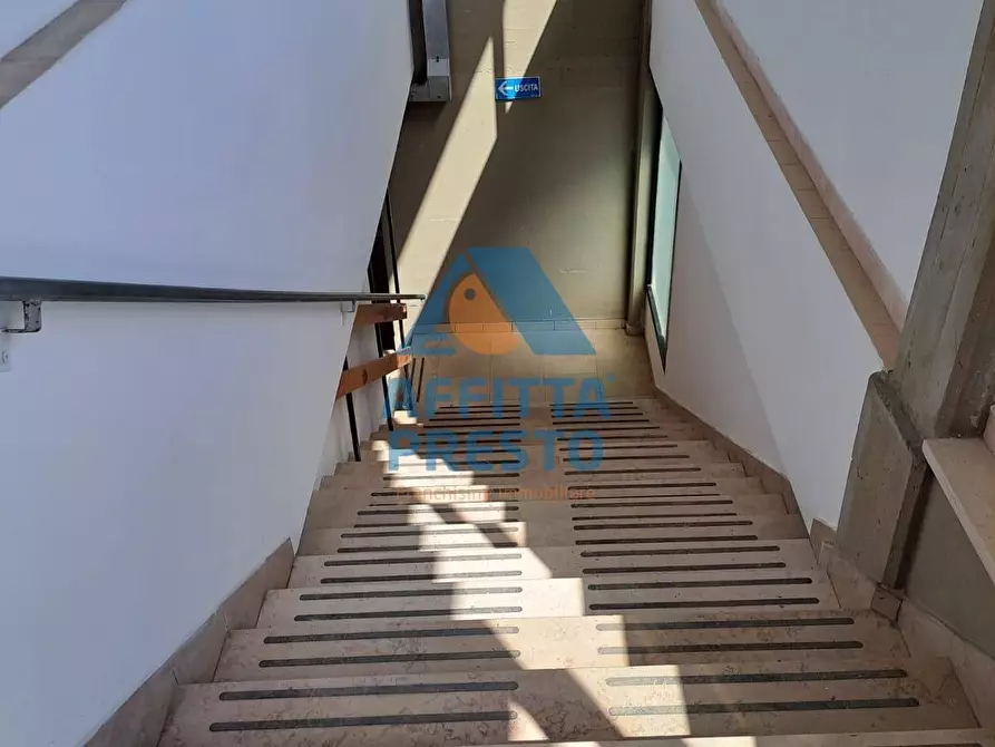 Immagine 16 di Attività commerciale in affitto  a Vinci