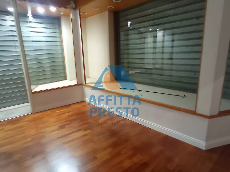 Immagine 1 di Attività commerciale in affitto  a Empoli