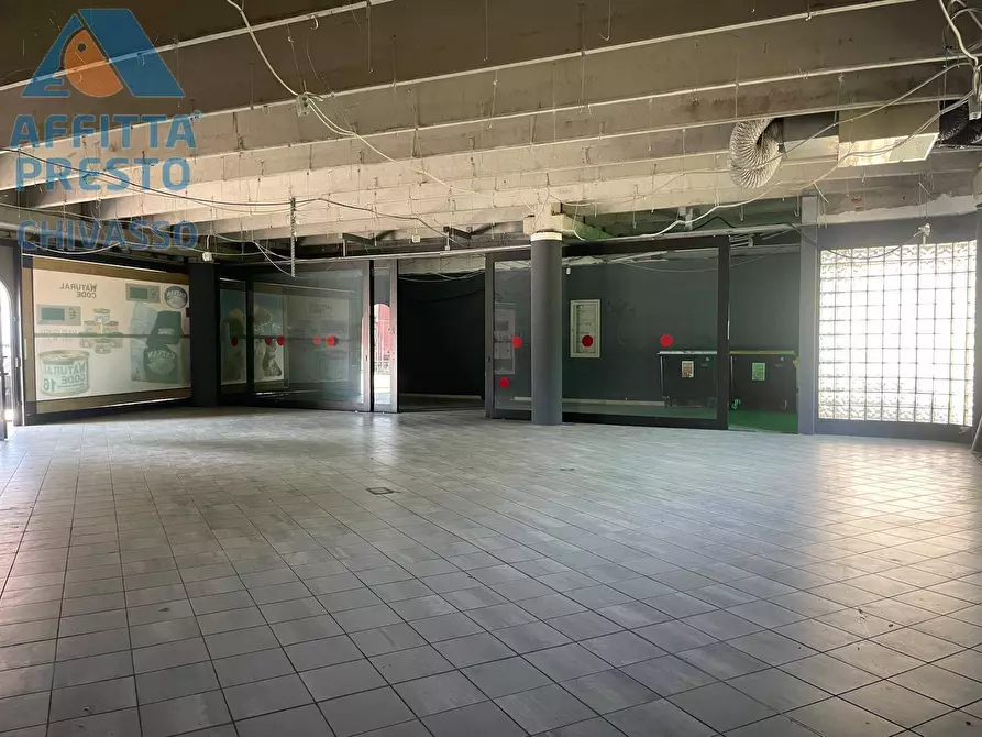 Immagine 9 di Negozio in affitto  in Corso G Ferraris 55 a Chivasso