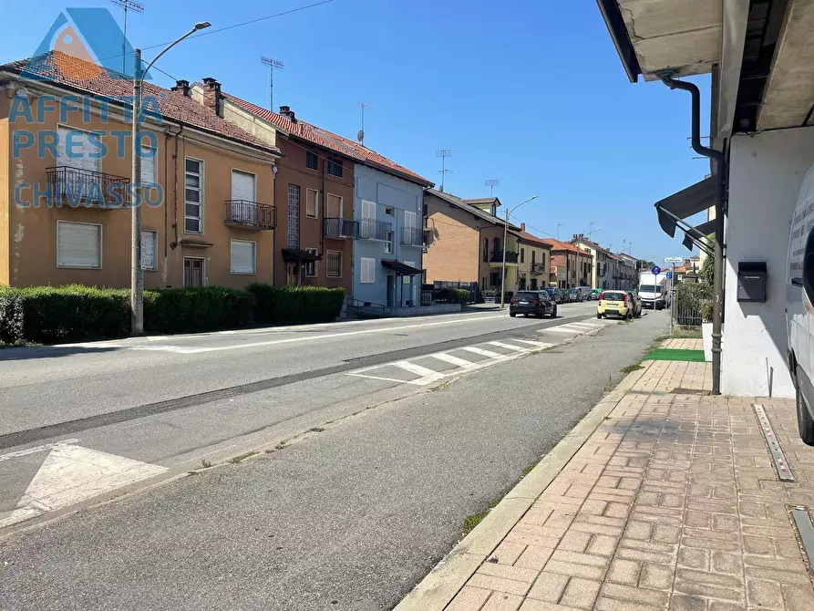 Immagine 15 di Negozio in affitto  in Corso G Ferraris 55 a Chivasso