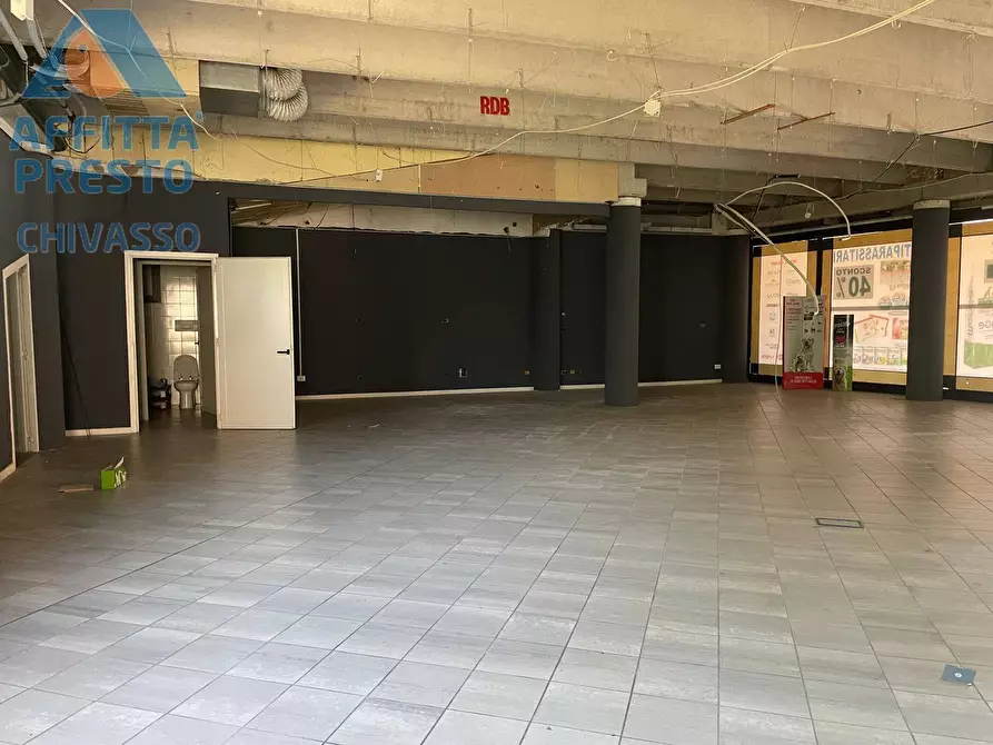 Immagine 21 di Negozio in affitto  in Corso G Ferraris 55 a Chivasso