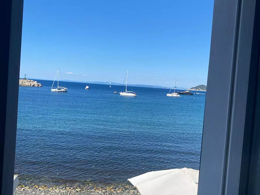 Immagine 2 di Appartamento in vendita  a Marciana Marina