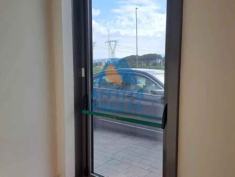 Immagine 18 di Attività commerciale in affitto  a Prato