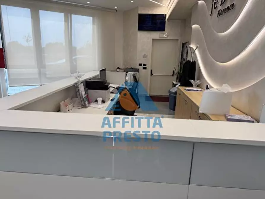 Immagine 27 di Attività commerciale in affitto  a Prato