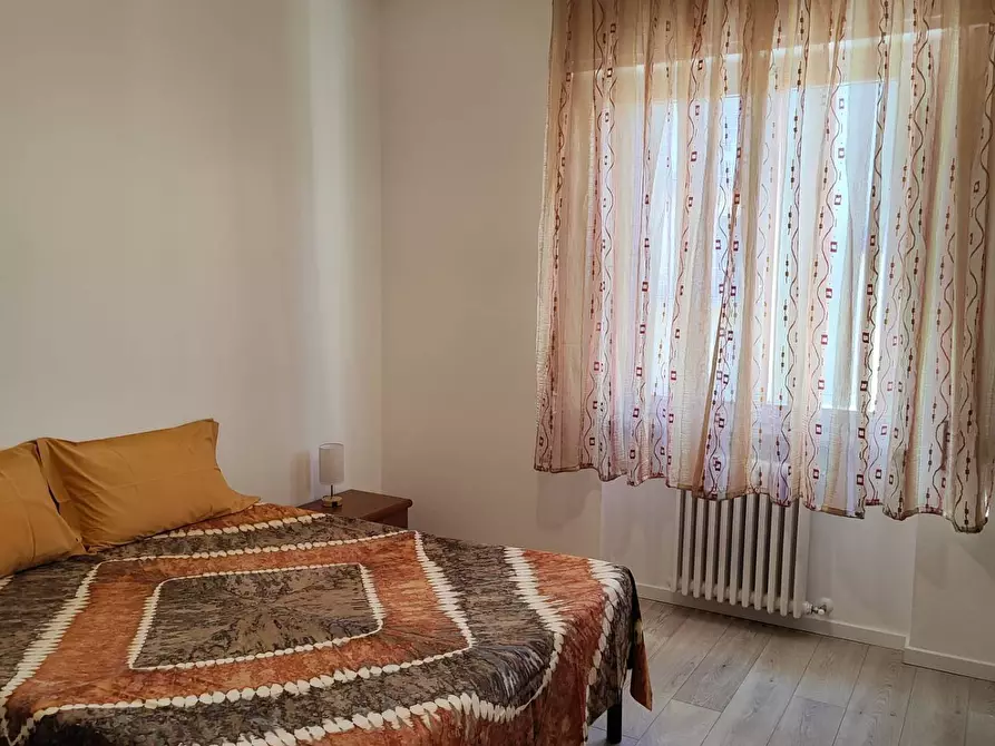 Immagine 1 di Camera in affitto  a Firenze