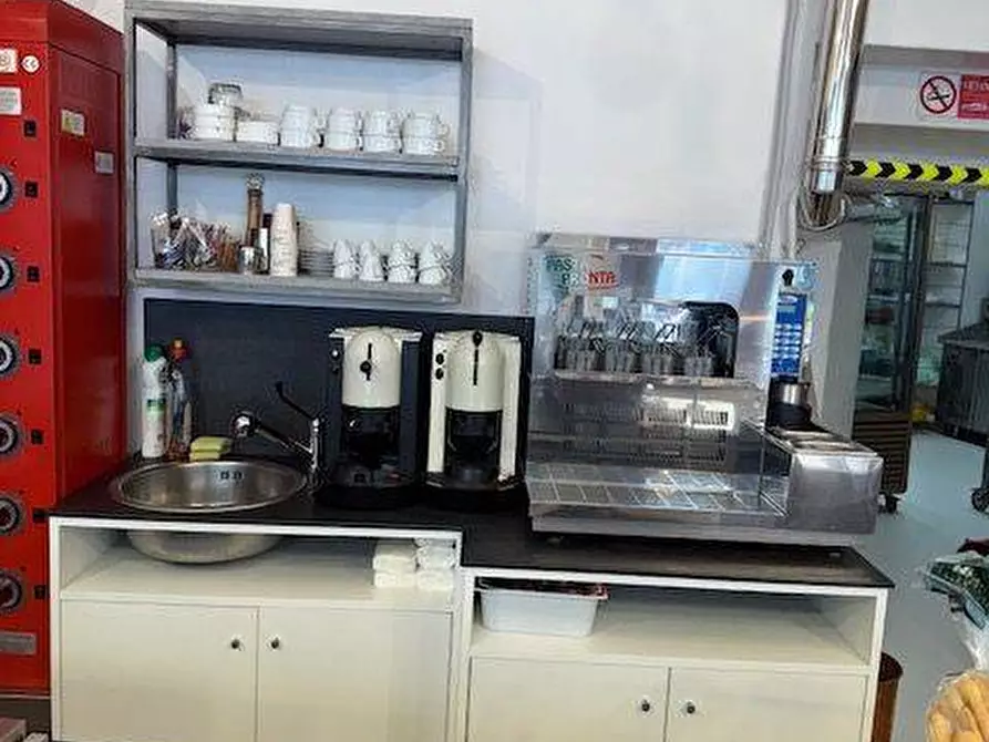 Immagine 15 di Attività commerciale in vendita  in Via Milano 18 a Torino