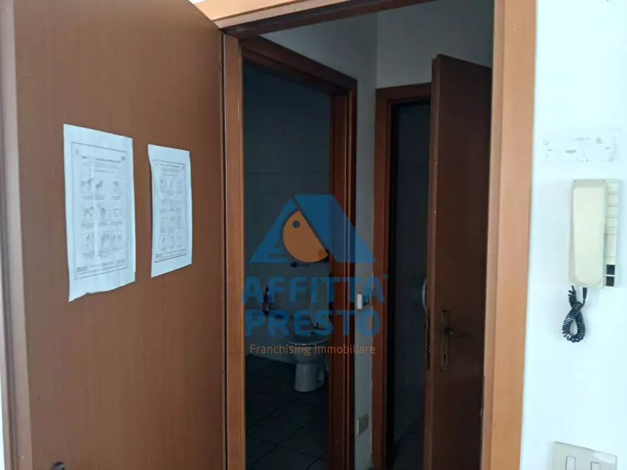 Immagine 4 di Attività commerciale in vendita  a Capraia E Limite