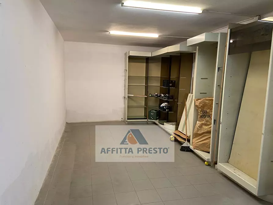 Immagine 2 di Attività commerciale in affitto  a Empoli