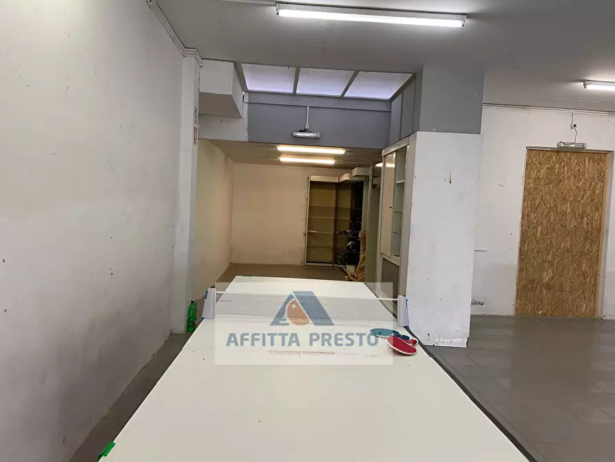 Immagine 3 di Attività commerciale in affitto  a Empoli