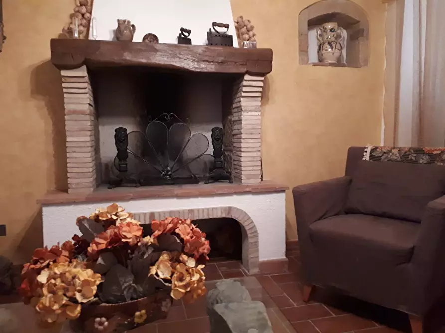 Immagine 2 di Appartamento in vendita  a Pitigliano