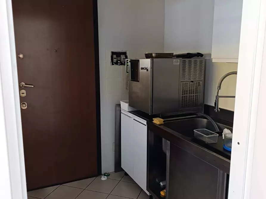 Immagine 5 di Attività commerciale in vendita  in VIALE VITTORIO VENETO a Chivasso