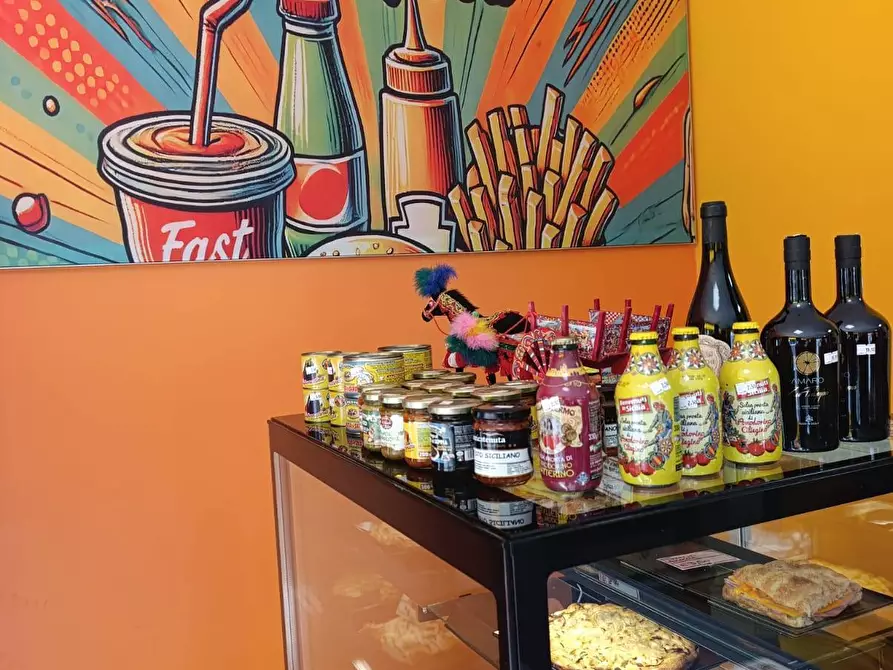 Immagine 15 di Attività commerciale in vendita  in VIALE VITTORIO VENETO a Chivasso