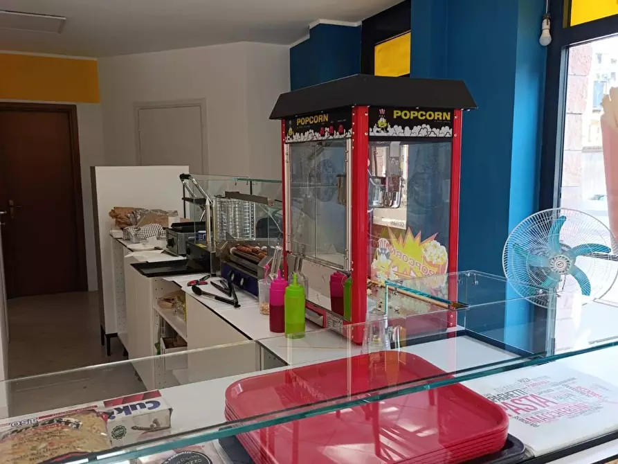 Immagine 16 di Attività commerciale in vendita  in VIALE VITTORIO VENETO a Chivasso