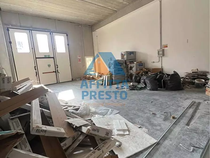 Immagine 3 di Capannone industriale in affitto  a Cascina