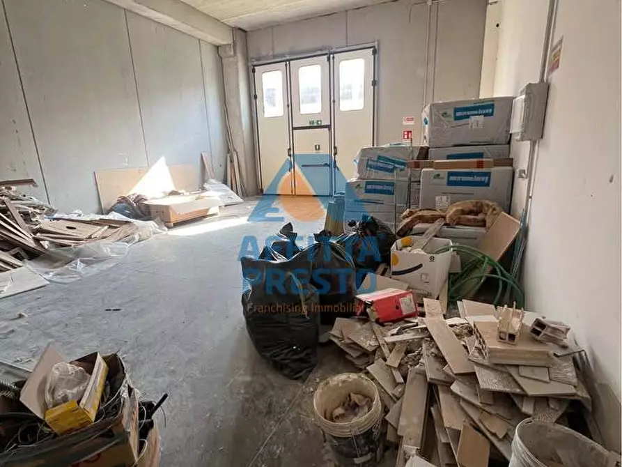 Immagine 4 di Capannone industriale in affitto  a Cascina