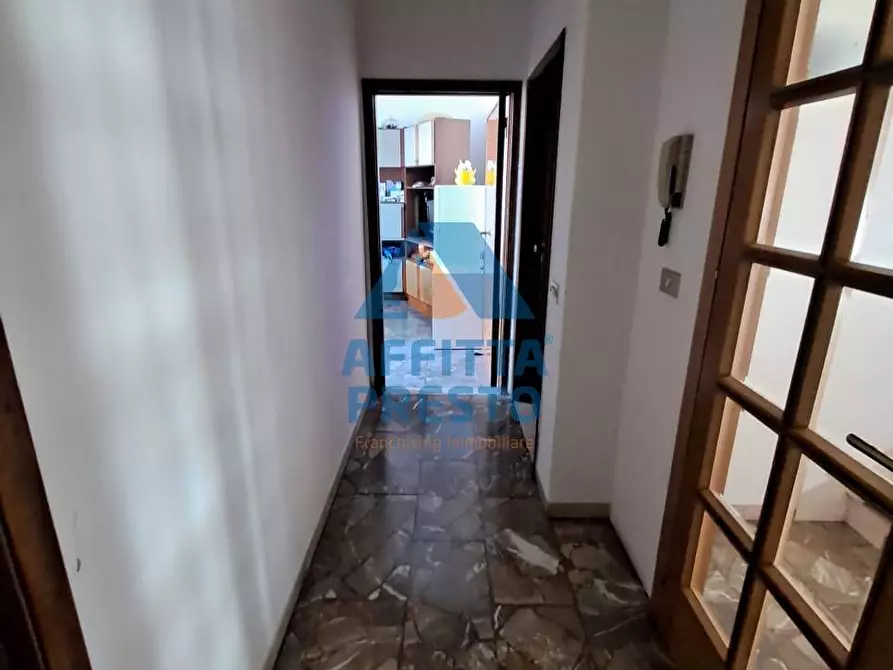 Immagine 5 di Camera in affitto  a Empoli