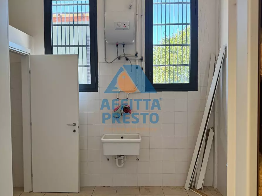 Immagine 9 di Capannone industriale in affitto  a Santa Croce Sull'arno