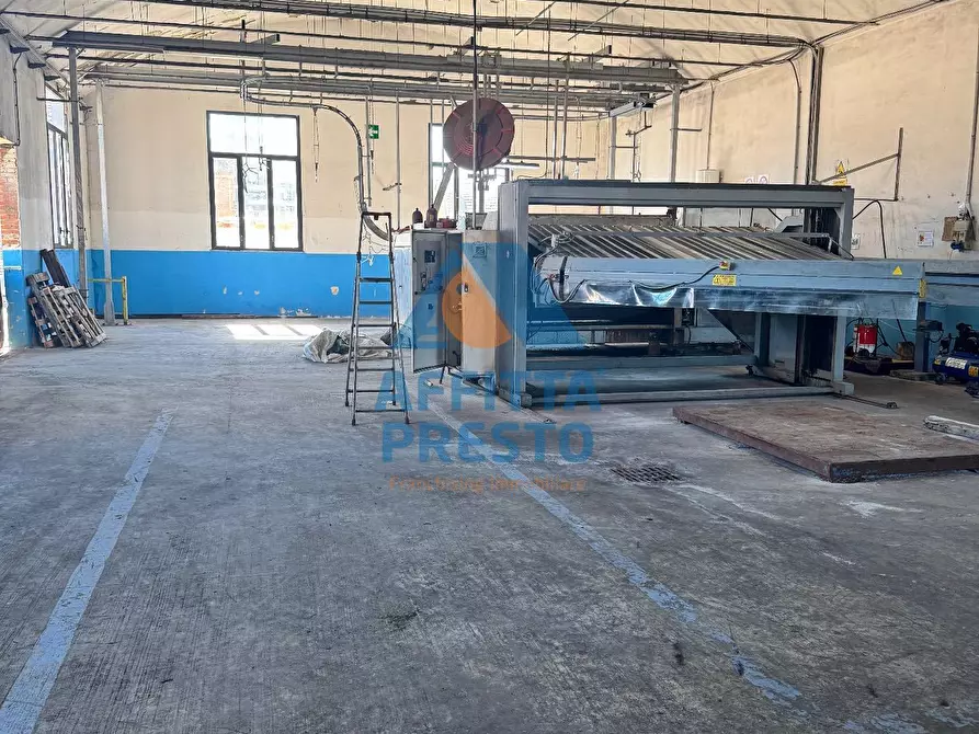 Immagine 1 di Capannone industriale in affitto  a Santa Croce Sull'arno