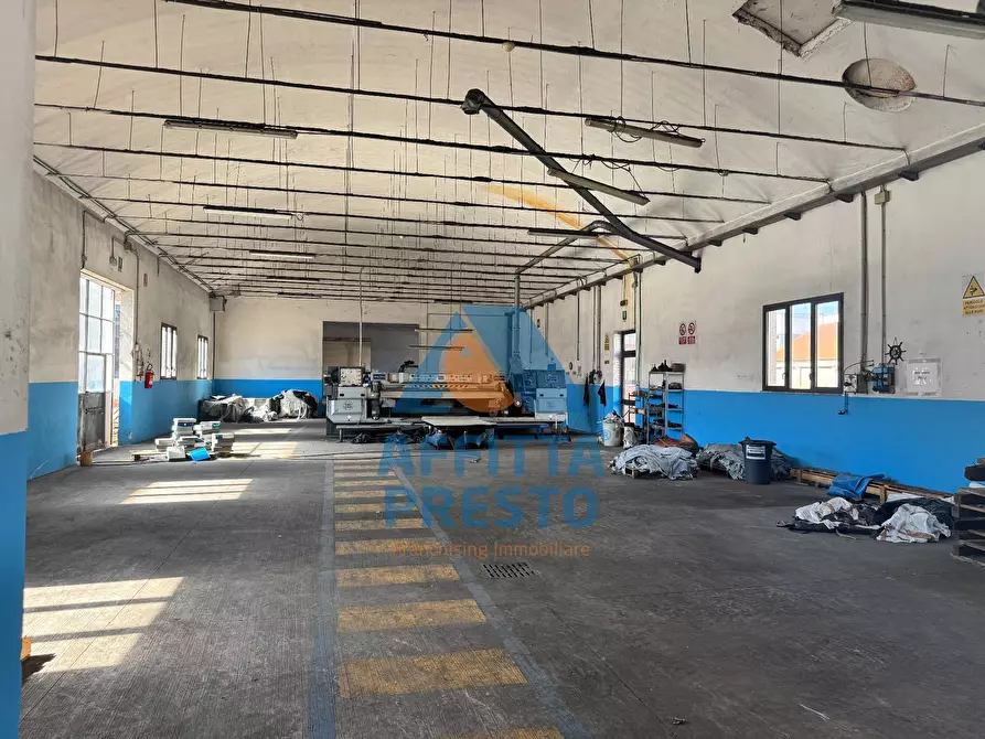 Immagine 5 di Capannone industriale in affitto  a Santa Croce Sull'arno
