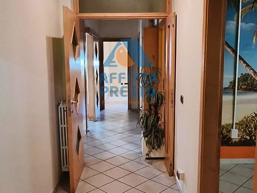 Immagine 2 di Attività commerciale in affitto  a Vinci