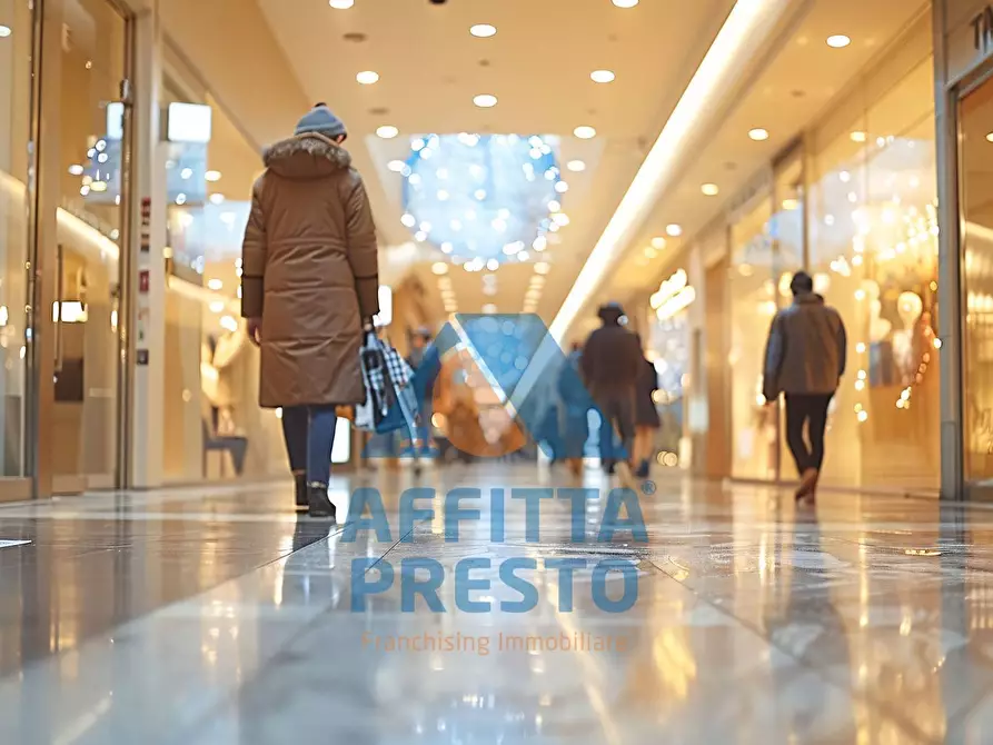 Immagine 1 di Attività commerciale in affitto  a Empoli