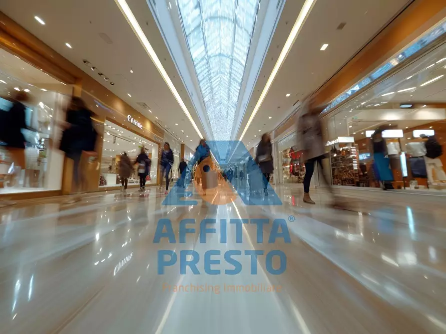 Immagine 2 di Attività commerciale in affitto  a Empoli