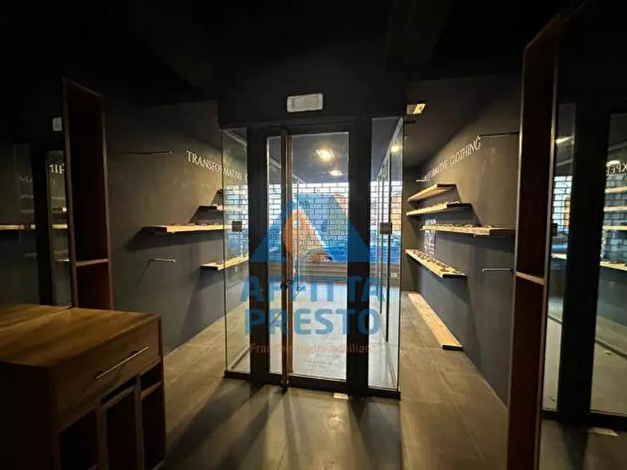 Immagine 1 di Attività commerciale in vendita  a Empoli