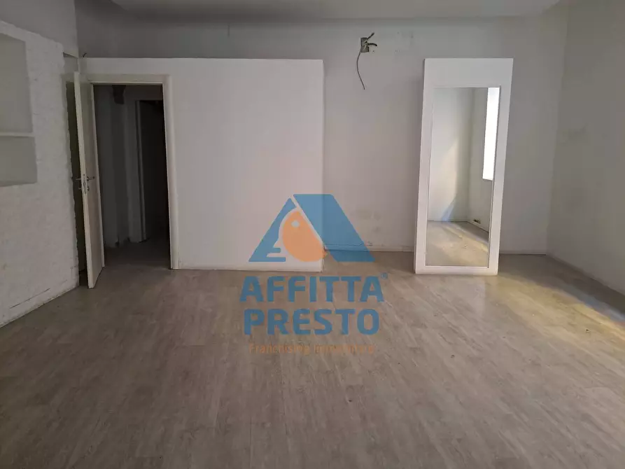 Immagine 1 di Attività commerciale in affitto  a Empoli