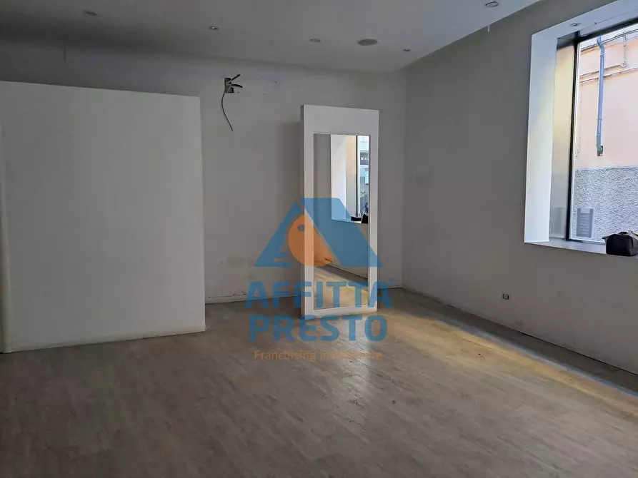 Immagine 3 di Attività commerciale in affitto  a Empoli