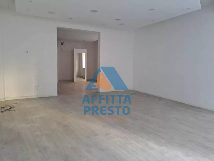 Immagine 4 di Attività commerciale in affitto  a Empoli