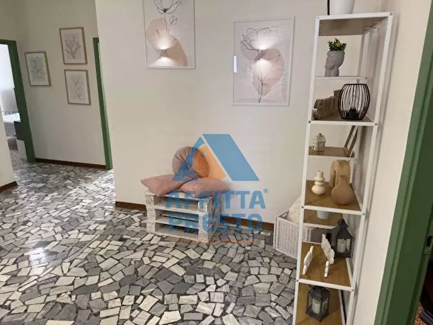 Immagine 28 di Camera in affitto  a Empoli