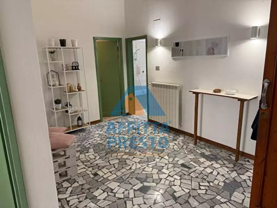 Immagine 32 di Camera in affitto  a Empoli