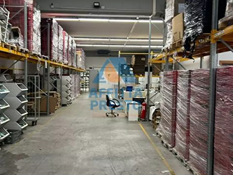 Immagine 7 di Laboratorio in affitto  a Capraia E Limite