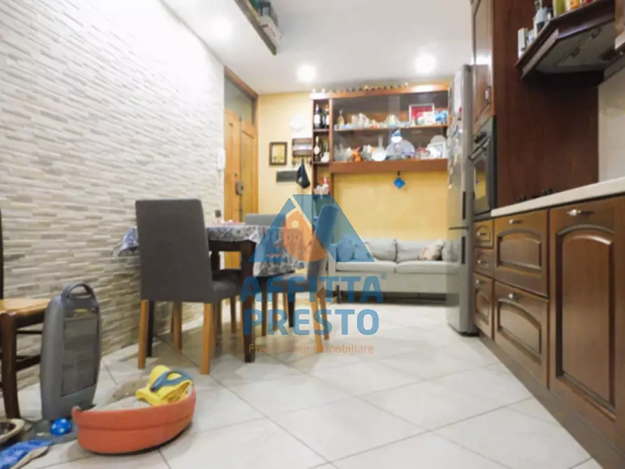 Immagine 3 di Camera in affitto  a Capraia E Limite