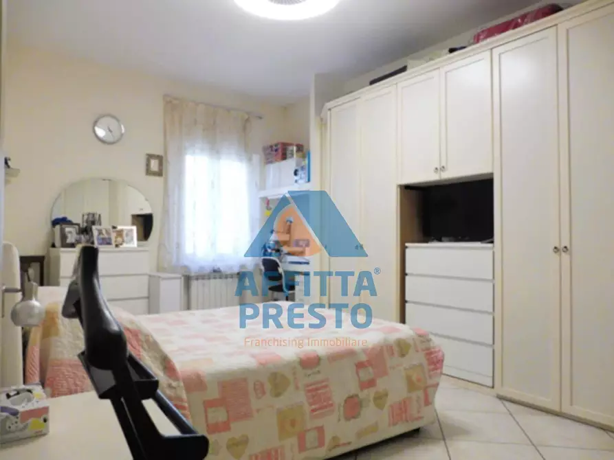 Immagine 4 di Camera in affitto  a Capraia E Limite