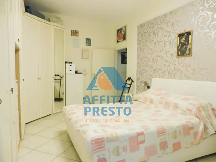 Immagine 5 di Camera in affitto  a Capraia E Limite