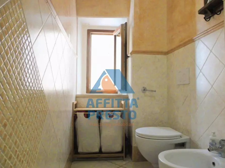 Immagine 8 di Camera in affitto  a Capraia E Limite