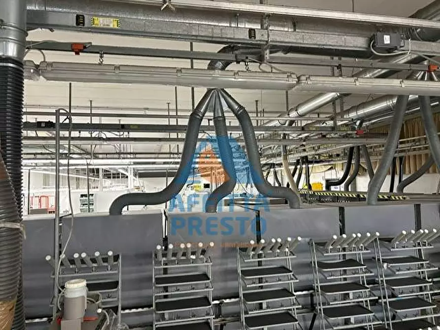 Immagine 12 di Laboratorio in affitto  a Empoli