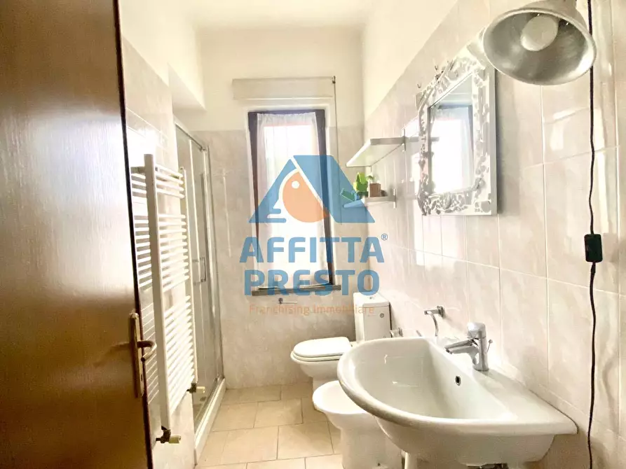 Immagine 8 di Appartamento in affitto  a Massa