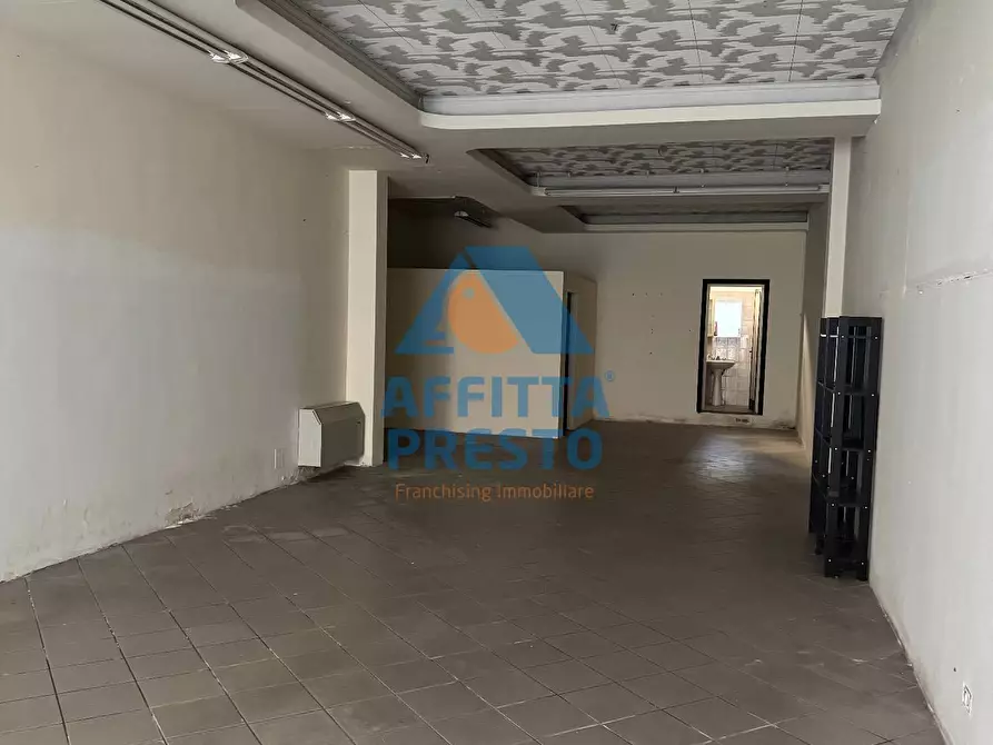 Immagine 1 di Attività commerciale in affitto  a Fucecchio