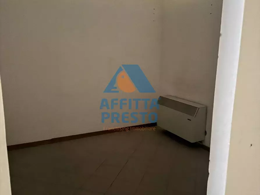 Immagine 3 di Attività commerciale in affitto  a Fucecchio